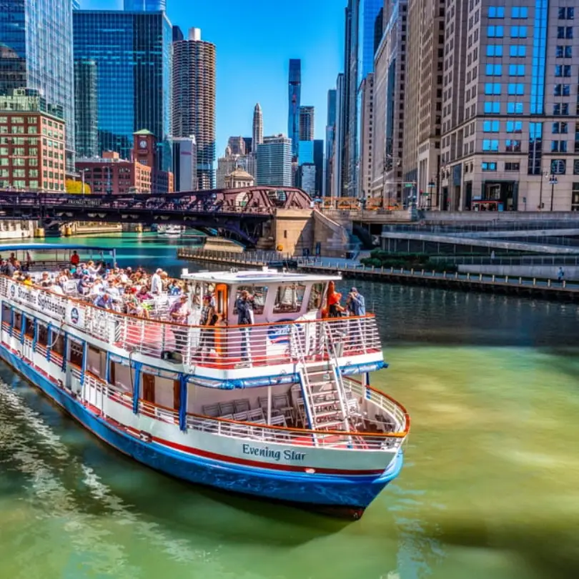 Chicago sightseeing boat on the Chicago River