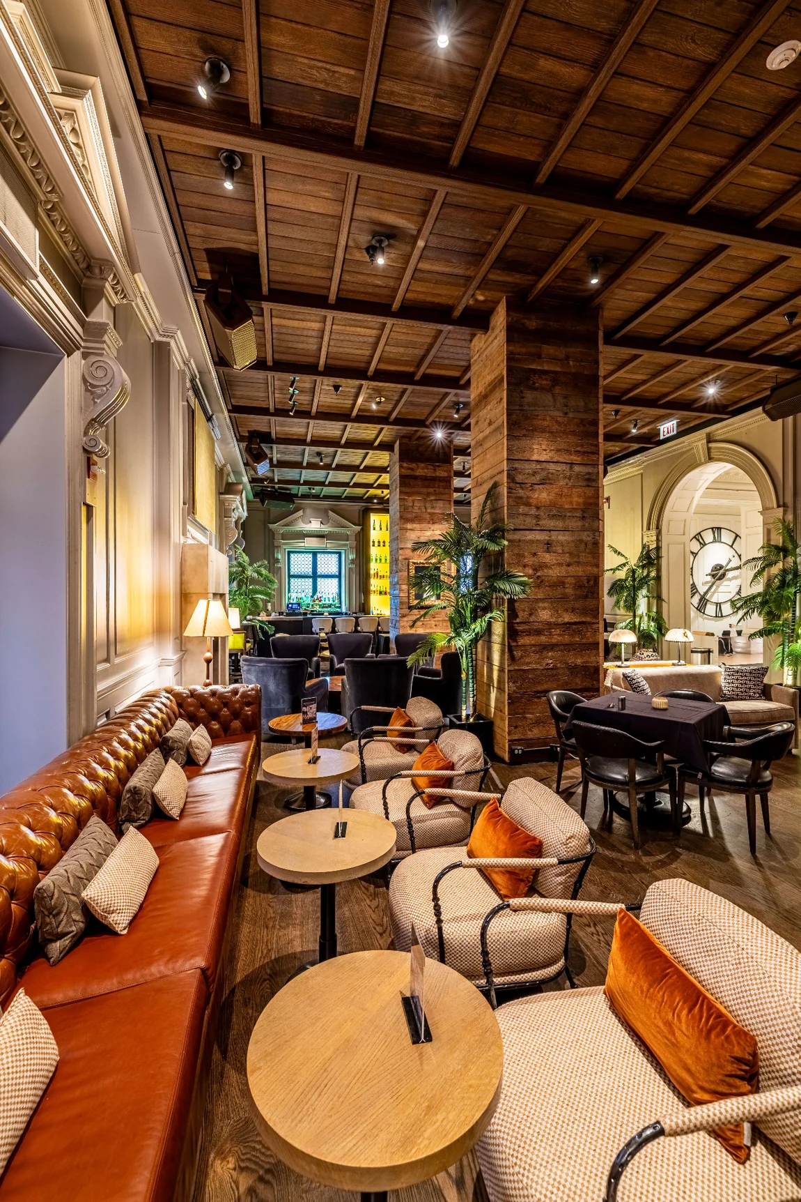 The Library Lounge at Ambassador Gold Coast