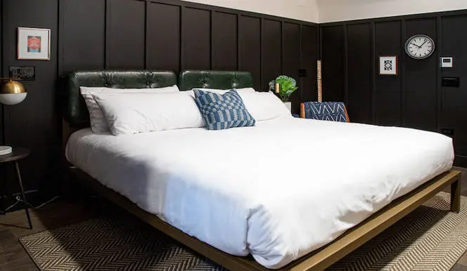 Guest room at River North